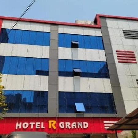 Oyo Flagship 80855 Hotel R Grand Vijayawāda Exterior foto