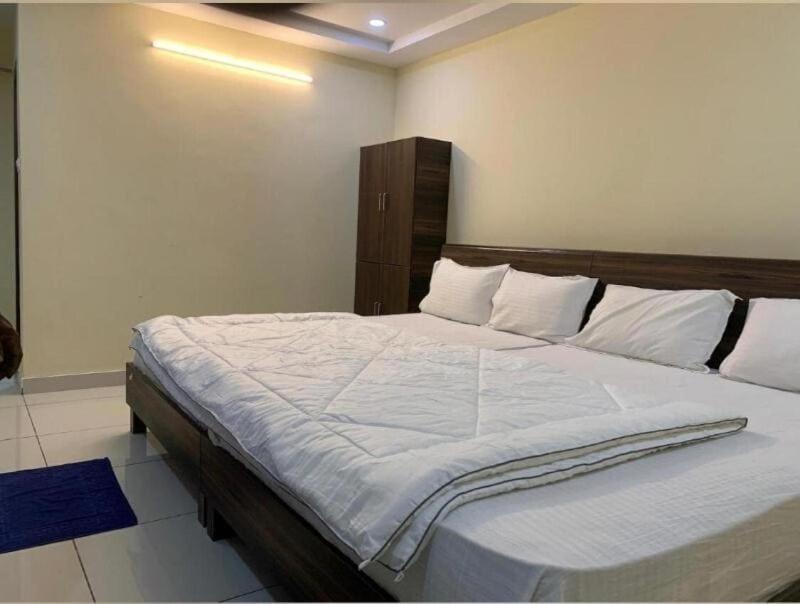 Oyo Flagship 80855 Hotel R Grand Vijayawāda Exterior foto