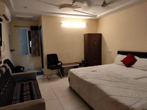 Oyo Flagship 80855 Hotel R Grand Vijayawāda Exterior foto